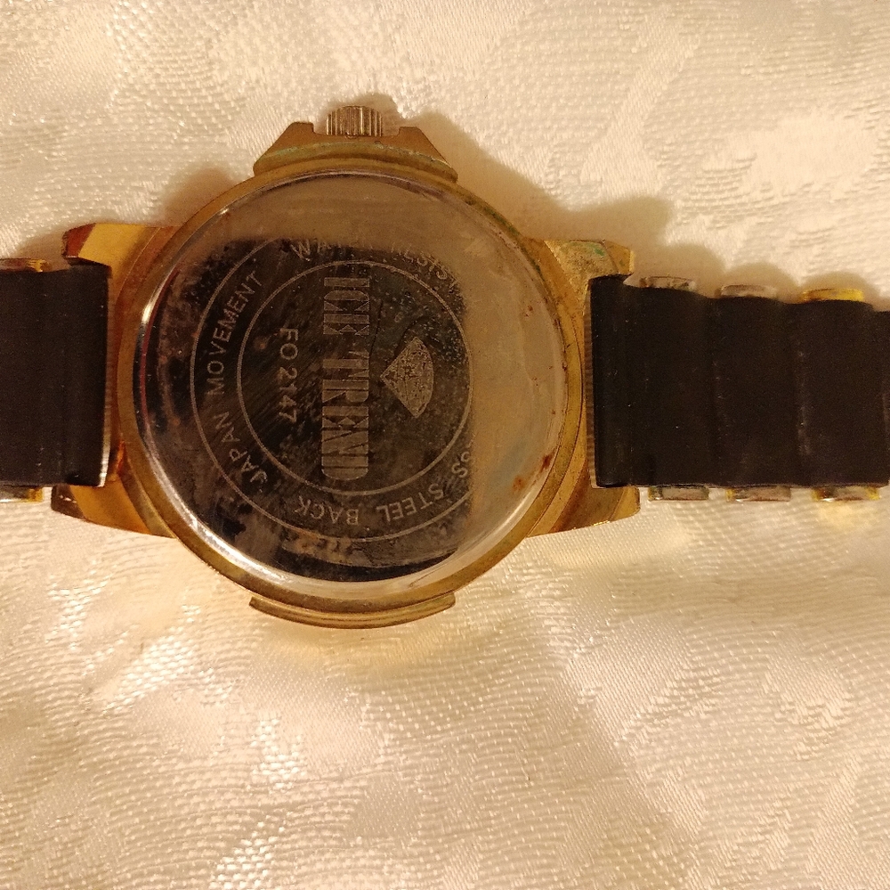 Ice Trend big bling men's gold tone and black rubber watch band - Picture 5 of 6